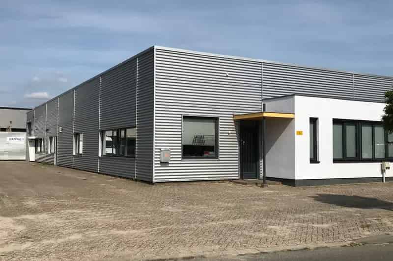 Bedrijfshal te huur Elst 190m² Kantoor Magazijn