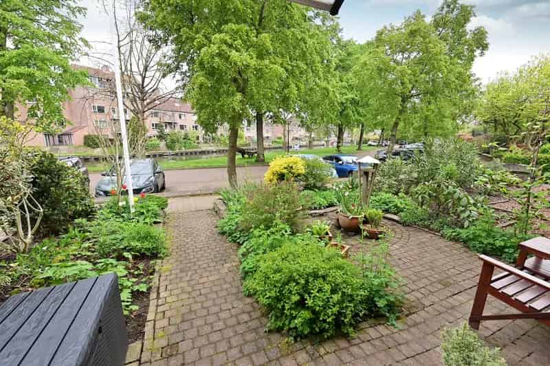 Huis te koop Huizen Oostkade: 4 slaapkamers, tuin, 7 zonnepanelen