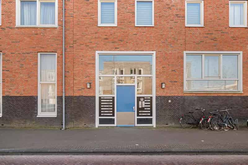 Ruim 3 Kamer Appartement Almere Poort Jacuzzi Eigen Parkeerplaats