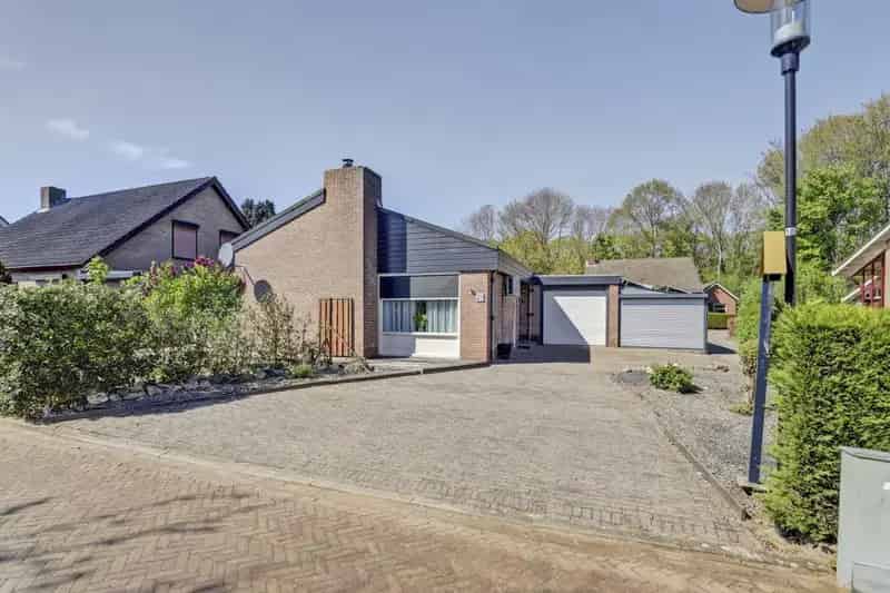 Ruime Bungalow Lewedorp 3 slaapkamers Serre Grote Tuin Garage