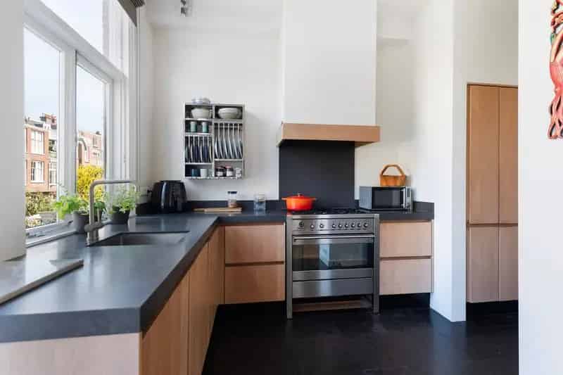3-Laags Bovenhuis met Balkon en Dakterras Den Haag