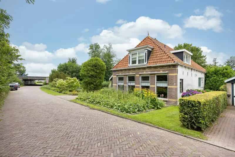 Vrijstaande woning Bolsward grote tuin 1574m2