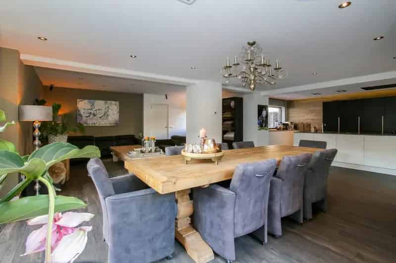 Luxe woning Tegelen 5 slaapkamers zwembad garage