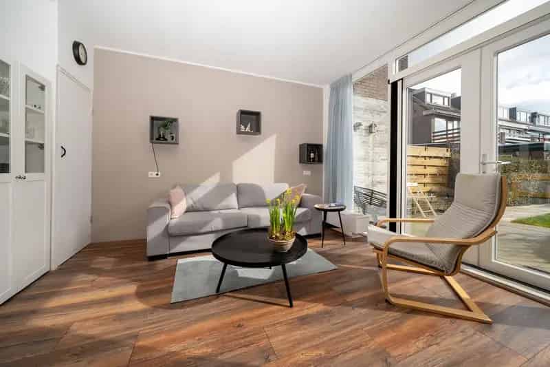 Moderne 4 Slaapkamers Eengezinswoning IJsselmonde Ruime Tuin