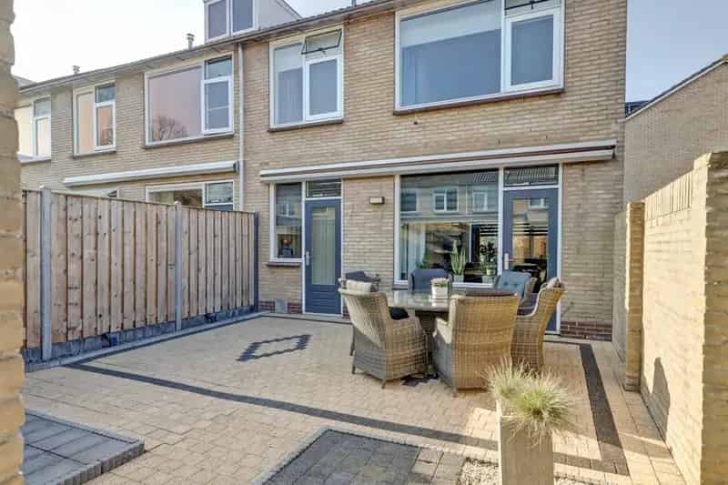 Huis te koop Hilversum: Ruim hoekhuis in kindvriendelijke buurt