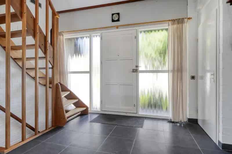 Vrijstaande woning met souterrain en 4 slaapkamers te koop