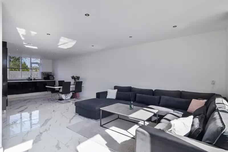 Moderne Gezinswoning Wellness Ruimte Luxe Afwerking Zonnige Tuin