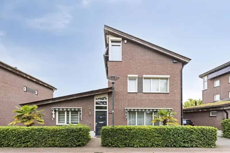Vrijstaande woning Mierlo Hout 4 slaapkamers grote garage