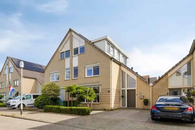 Te Koop: Ruime Twee-onder-een-kapwoning Breda