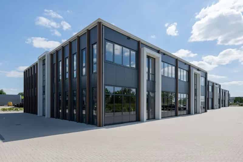 Bedrijfshal 900m2 te Alphen aan den Rijn - Turnkey Pand met Luxe Keuken
