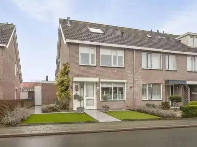Ruime Hoekwoning 126m² Amersfoort  Zonnige Tuin Garage Zonnepanelen