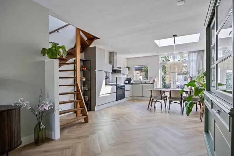 Jaren 30 woning Leiden 3 slaapkamers moderne keuken tuin