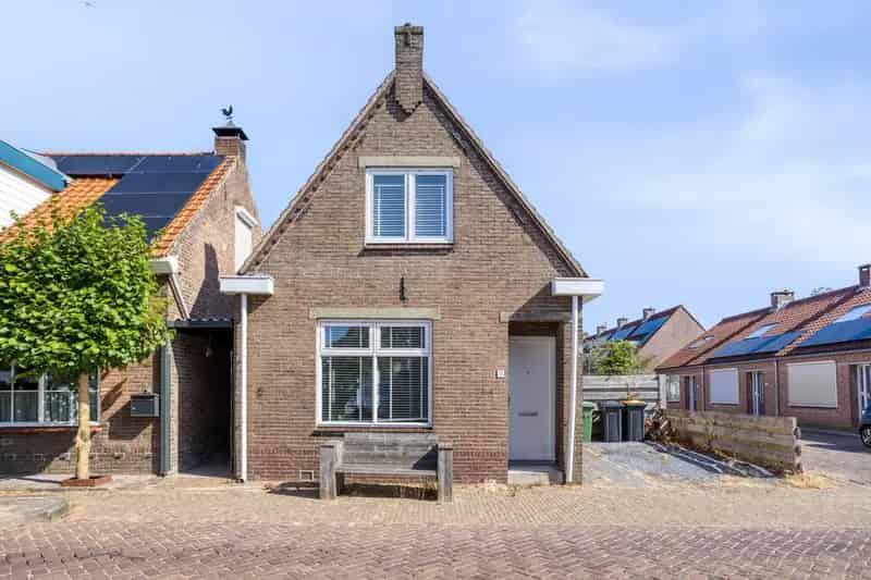 Jaren 30 woning Haamstede moderne keuken 2 slaapkamers