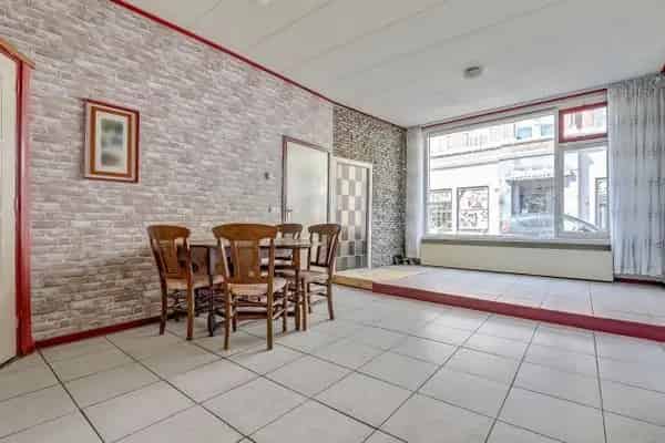 Tussenwoning Steenbergen Centrum - Snelle Oplevering