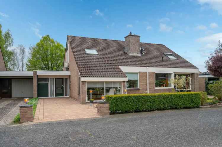 5 Slaapkamers Uitgebouwde woning Nieuwe Pekela