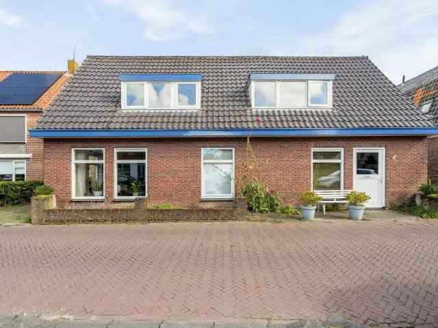 Ruime woning Egmond Binnen: Dubbele bewoning, mantelzorg of B&B