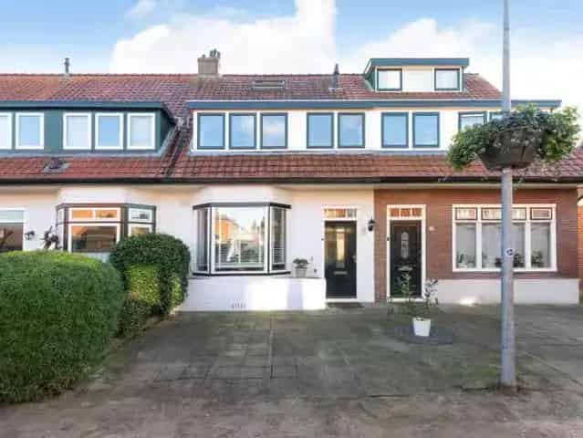 4 Slaapkamers Ruime Tuin Uitgebouwde Tussenwoning