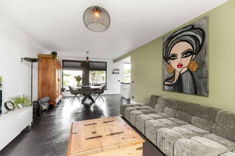 Bedrijfshal Venhorst te koop: Vrijstaande woning met bijgebouwen en minicamping