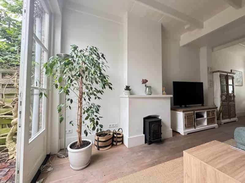 Gemeubileerd Huis Oudwijk Nabij Winkels en Park