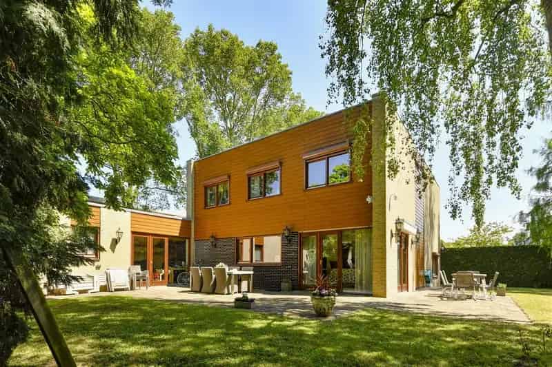 Moderne Villa te Koop Amstelveen 6 Slaapkamers Grote Tuin