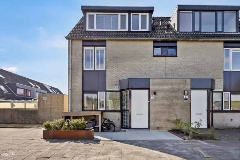 Huis te koop Leiden Stevenshof: 4 slaapkamers, tuin, 8 zonnepanelen