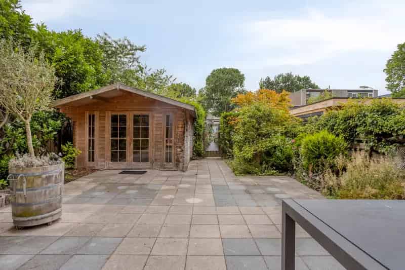 Huis te koop Koog aan de Zaan Ruime Hoekwoning Grote Tuin 3 Slaapkamers