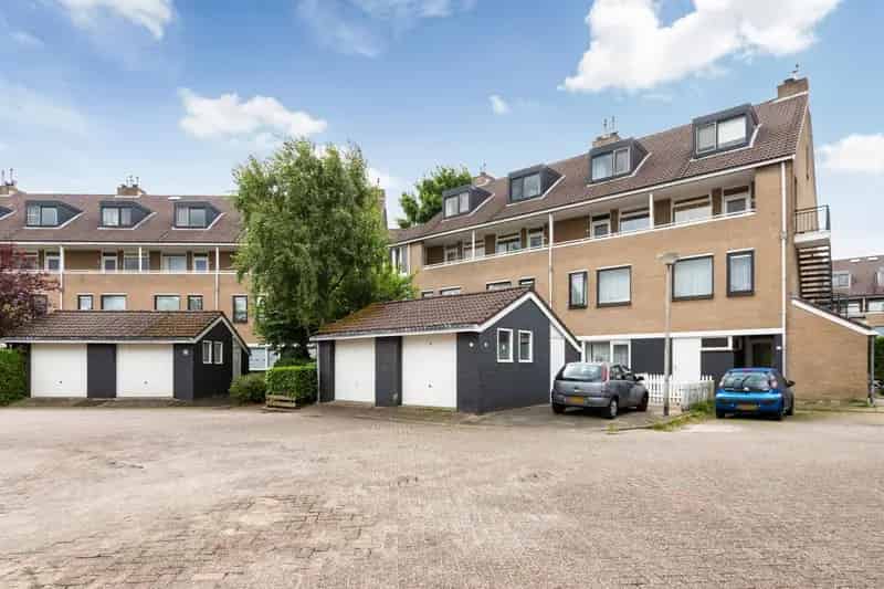 Instapklaar appartement met tuin aan het water te Gouda