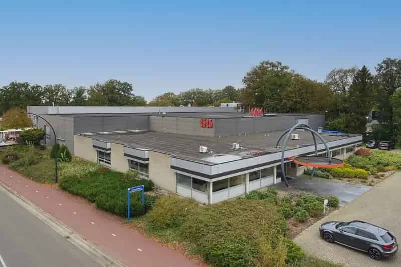 Bedrijfshal Hengelo te Huur 2242m2 Kantoren Showroom