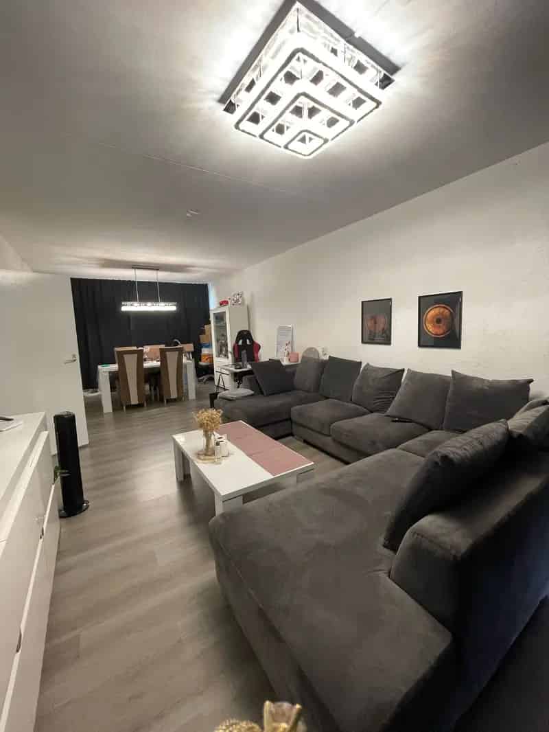 Ruime Tweekamerwoning met Grote Woonkamer Keuken en Mooi Uitzicht