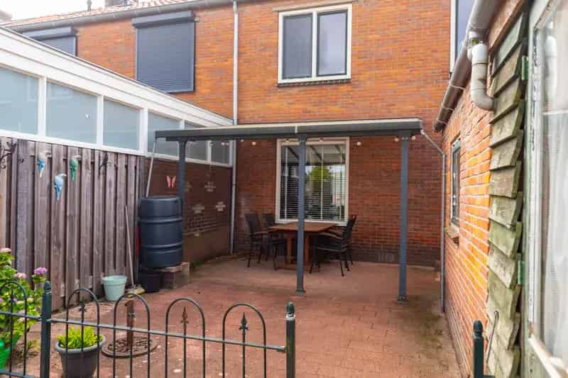 Huis te koop Twello: 3 slaapkamers, diepe tuin, nabij centrum
