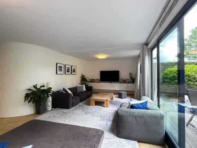 Moderne helft van dubbel in Hilversum Acaciapark