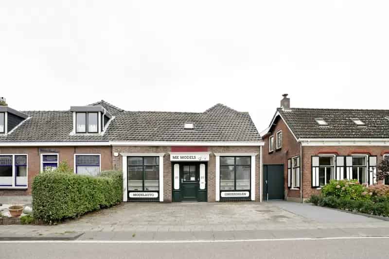 Winkel en Woonhuis te Koop Krabbendijke