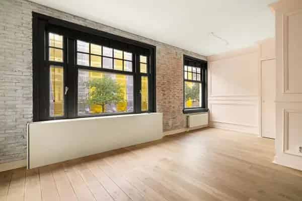 Amsterdam Stadionbuurt: Licht 3-kamerappartement 54m² met balkon