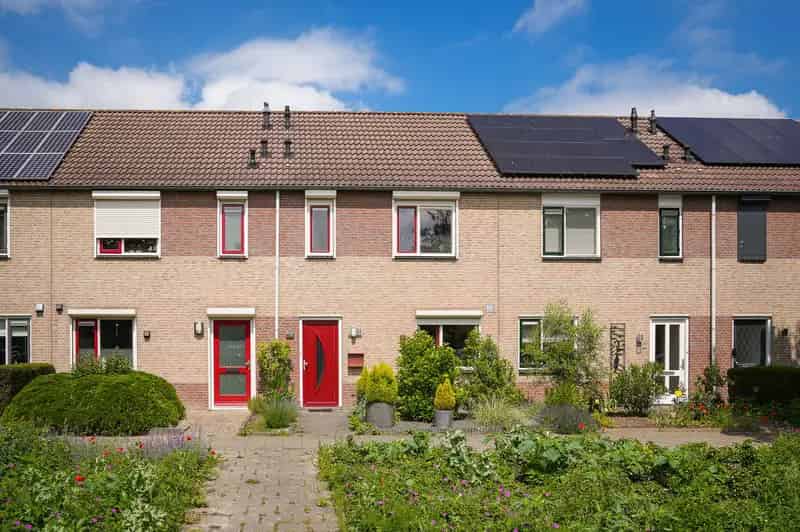 Huis te koop Zaltbommel: 4 slaapkamers, serre, diepe tuin, energielabel A