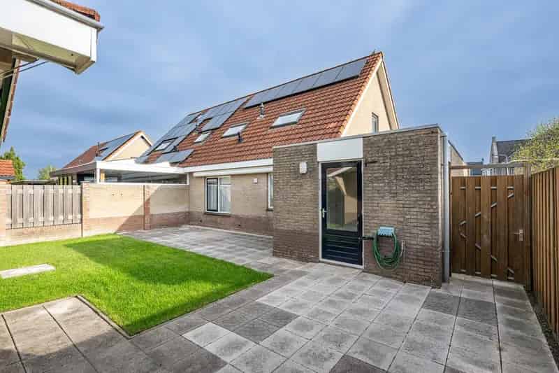 Gelijkvloerse woning Goedereede: Rust ruimte en comfort