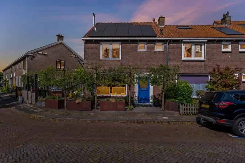 Huis te koop Monnickendam: Ruime hoekwoning met 3 slaapkamers en 2 badkamers
