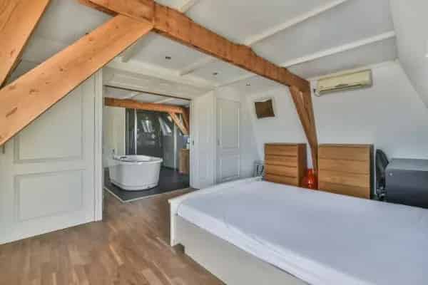 Te huur: Ruime bovenwoning 150m2 Utrecht 3 slaapkamers dakterras