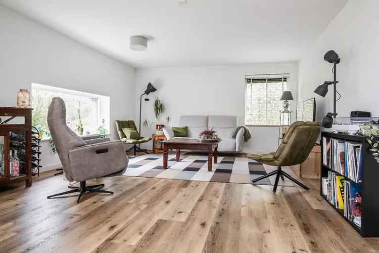 Vrijstaande woning Hoofddorp 4 slaapkamers grote tuin 16 zonnepanelen