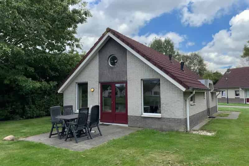 4 Persoons Buitenhuis Te Koop Nabij Emmen Ruim Perceel Recreatiemeer