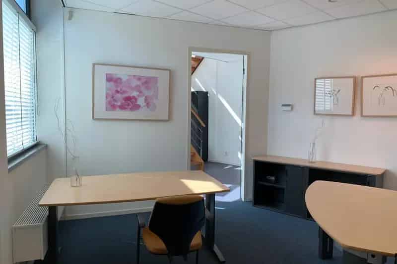 Kantoor te Koop Barendrecht 106m² 5 parkeerplaatsen
