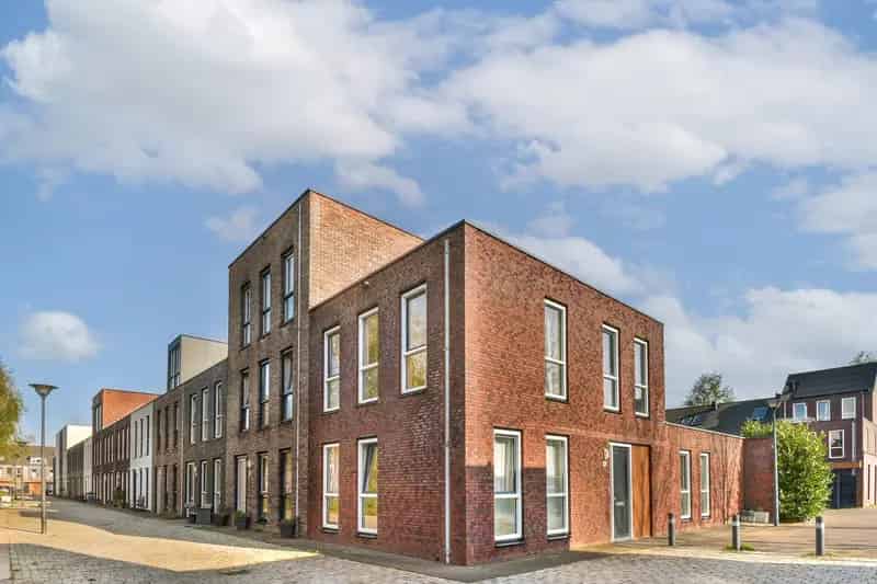 Huis te koop Hoofddorp: Energiezuinige Hoekwoning met 2 Badkamers