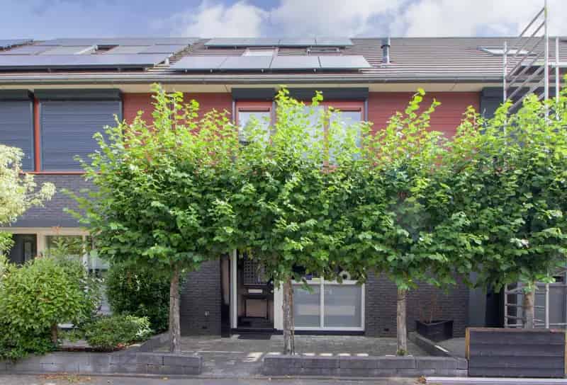 Ruime Tussenwoning 4 slaapkamers Tuin Veranda Zonnepanelen