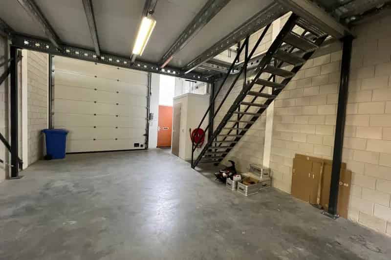 Bedrijfshal te Huur Barendrecht 60m² Entresolvloer