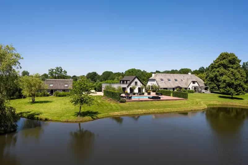 Huis te koop Loenen aan de Vecht: Luxe woonboerderij met 3,4 hectare grond