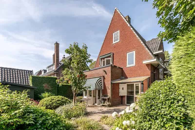 Ruime Vrijstaande Villa te Koop Heemstede