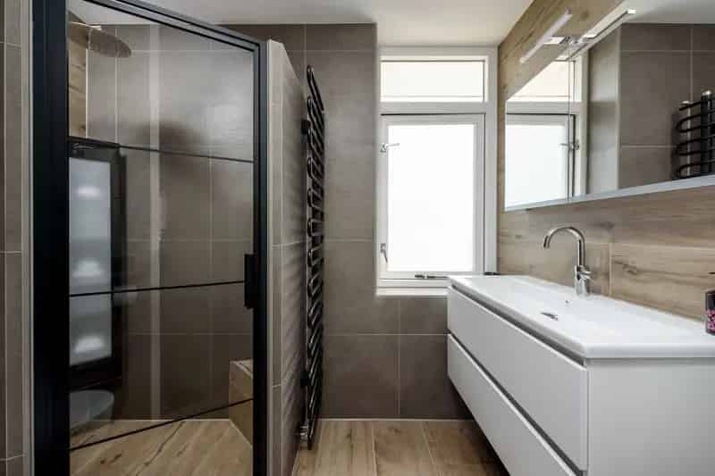 Ruime 6 Kamer Tussenwoning Almere Buiten 5 Slaapkamers Moderne Keuken Badkamer