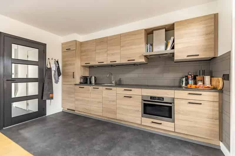 Huis te koop Zundert Dennenlaan 3 slaapkamers moderne badkamer garage zonnepanelen