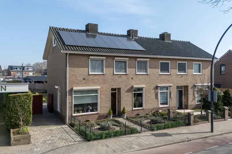 Ruime Tweekapper Zevenaar 216m2 4 Slaapkamers Tuin Garage Zonnepanelen