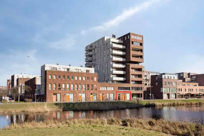 Moderne gerenoveerde woning Amsterdam 84m2 tuin parkeerplaats