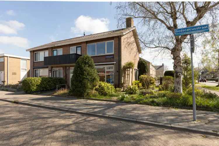Ruime 5 Slaapkamer 2 Onder 1 Kapwoning Bolsward